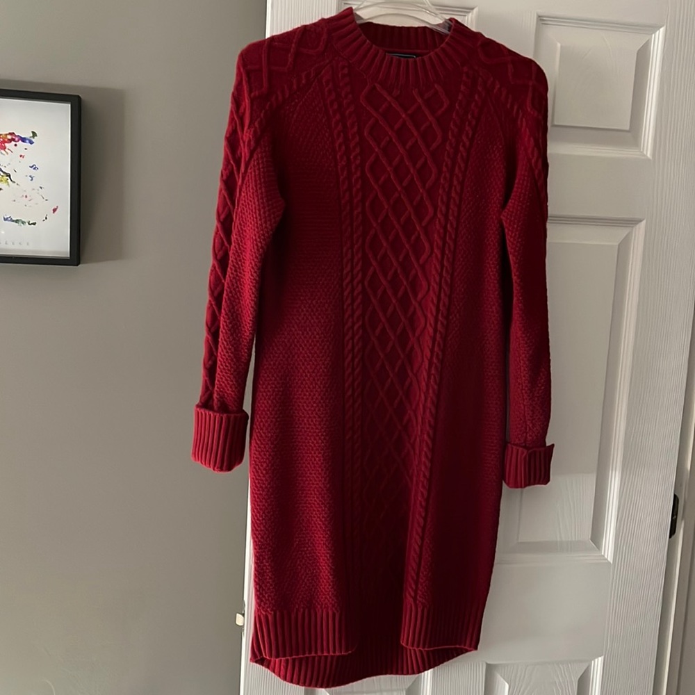 Red Large beautiful Keil James Patrick dress ✨